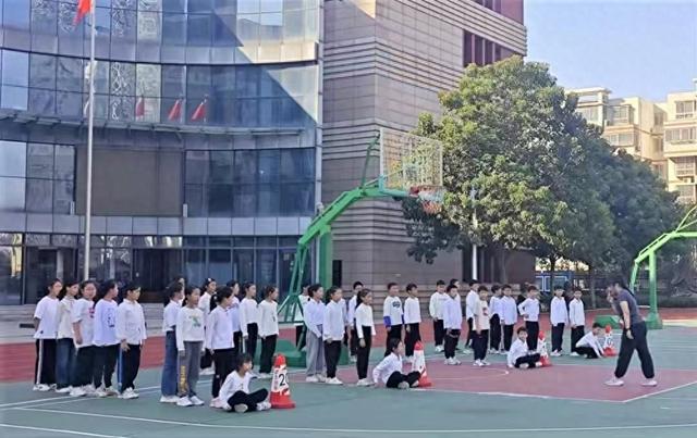 郑州管城区外国语牧歌小学：以特色体育课程绘牧歌教育华章星空体育下载